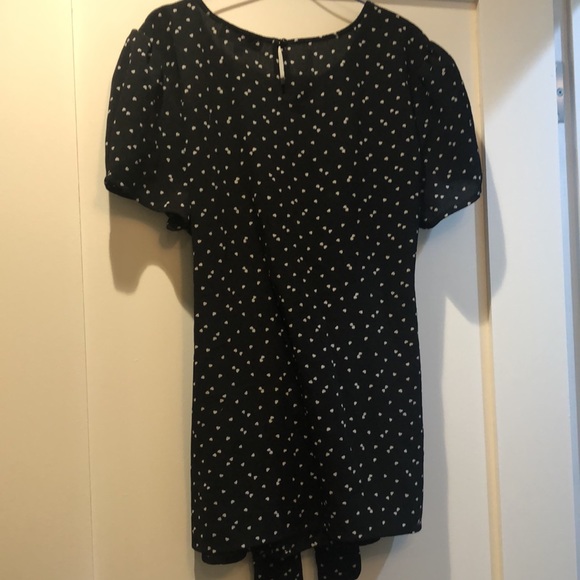 BLOuSOLOGY size M blouse. Black with small  white hearts - Picture 7 of 10
